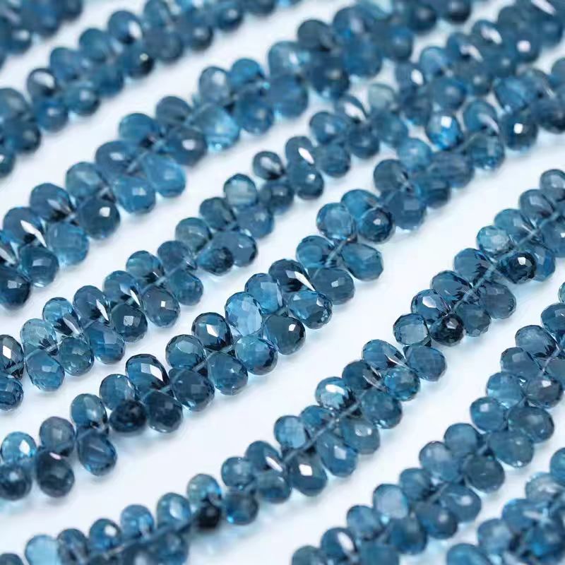 Jewelry Making In London - Goutte de topaze bleue de londres